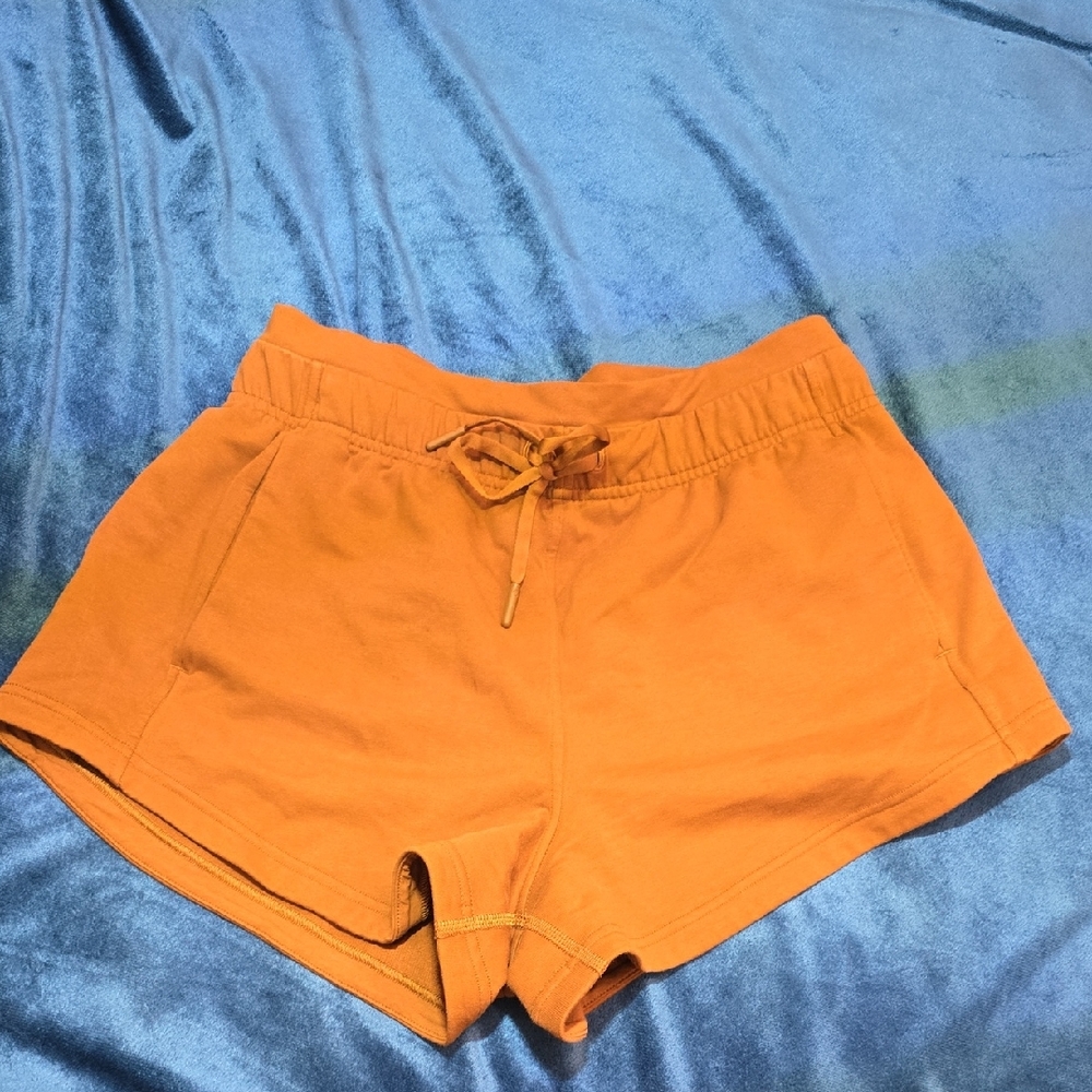 lululemon Inner Glow High Rise Shorta Size 6